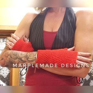 NWT* Handmade Fingerless gloves 💜 MarpleMade Designs, fitted, soft acryl